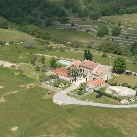 Le Mas De La Chadeniere Villeneuve-de-Berg Cameră foto